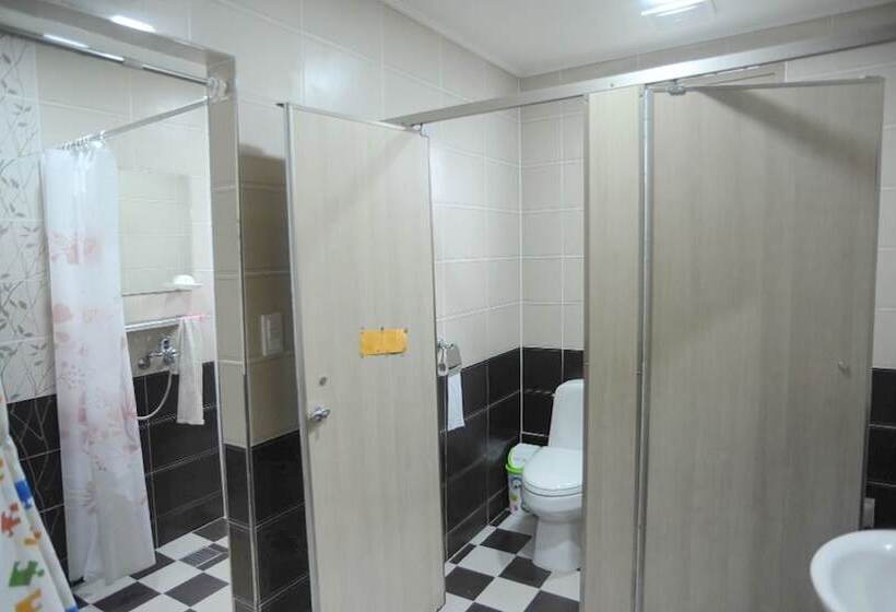 ペンション Jeju Base Camp Guest House