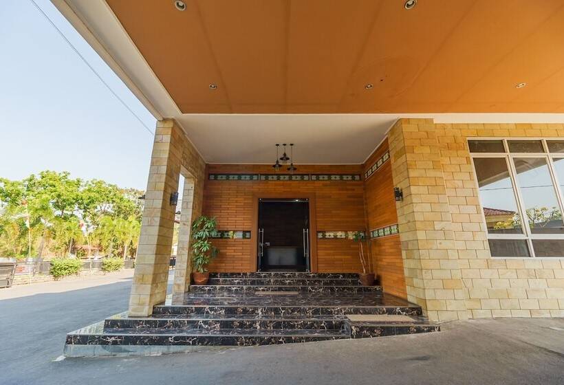 Pansiyon Reddoorz Resort Premium @ Sangkan Hurip Kuningan