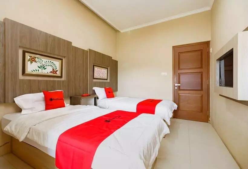 Majatalo Reddoorz Resort Premium @ Sangkan Hurip Kuningan