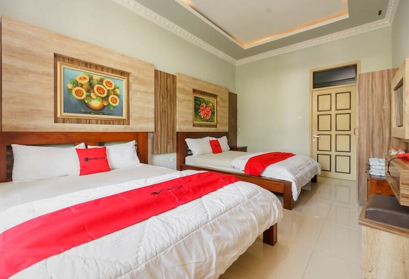 Pansiyon Reddoorz Resort Premium @ Sangkan Hurip Kuningan