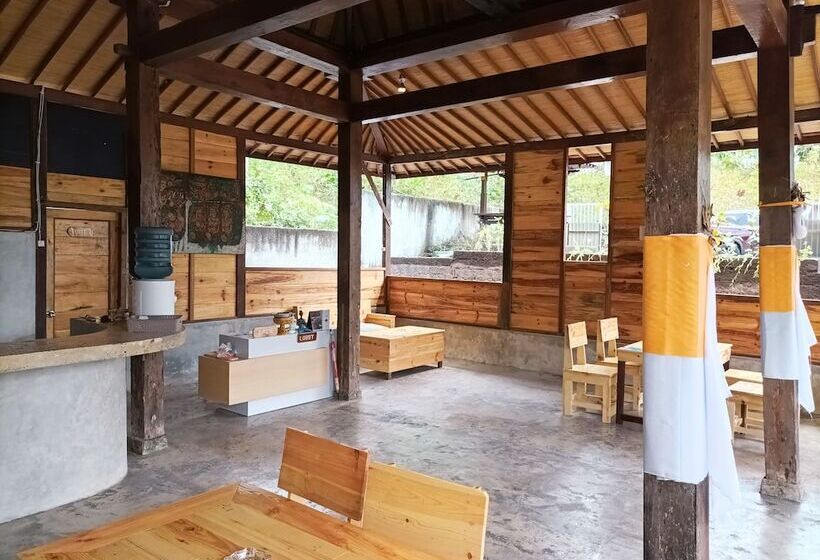 ペンション Puri Sadewa Balangan