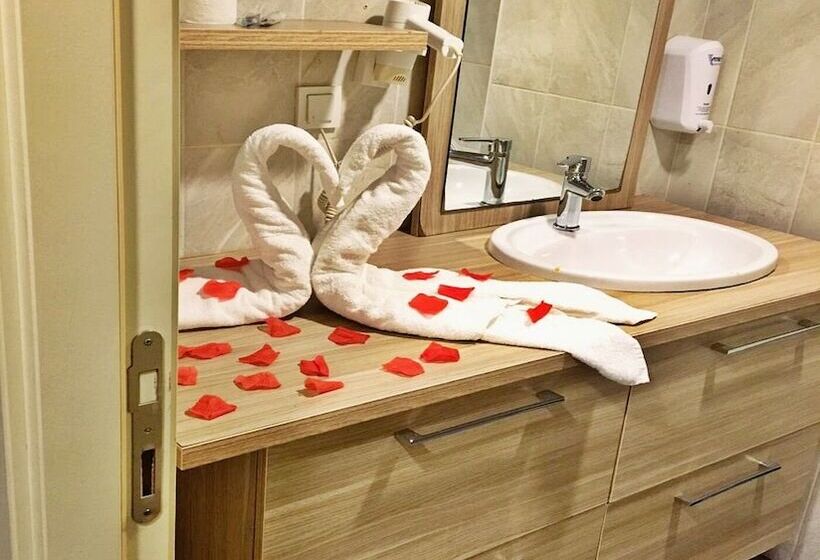 Pensió Red House Vip