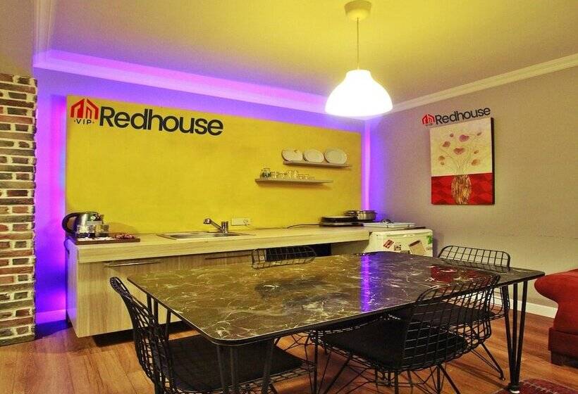 Pensió Red House Vip