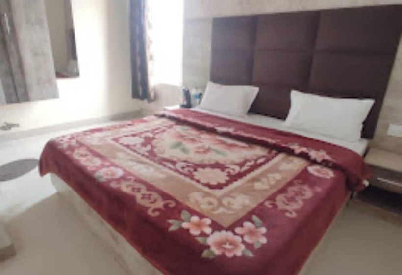 Goroomgo Shree Krishna Hotels Amritsar