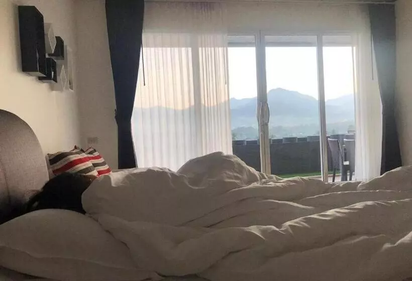 ホテル C View Home