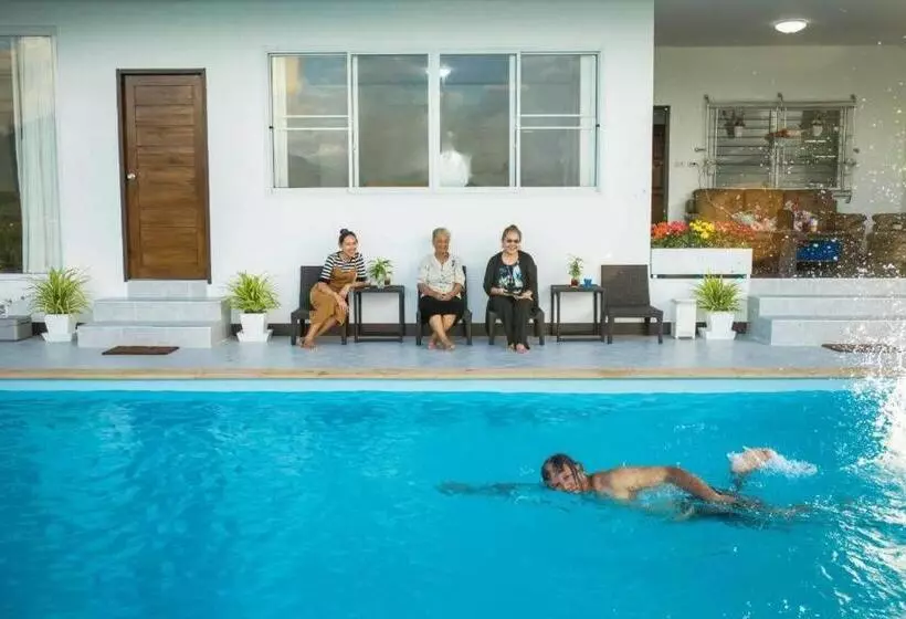 ホテル C View Home