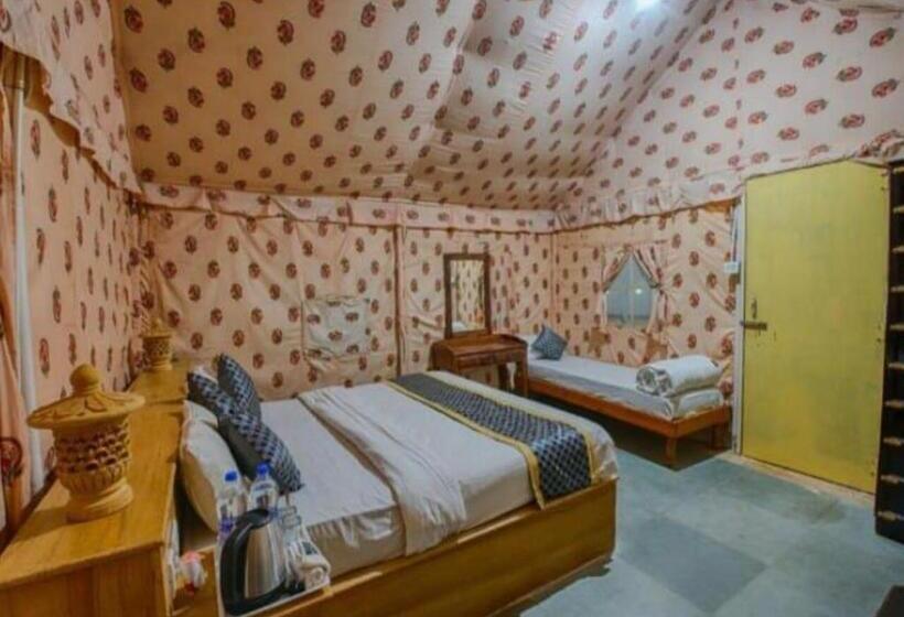 استراحتگاه Desert Dream Royal Camps & Pool