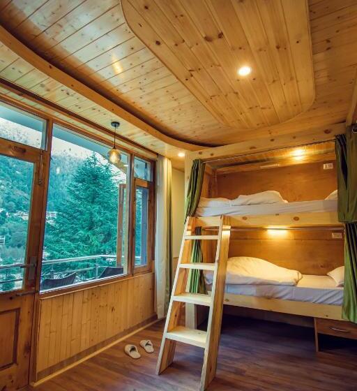 The Forest Pinnacle Hostel And Café, Old Manali