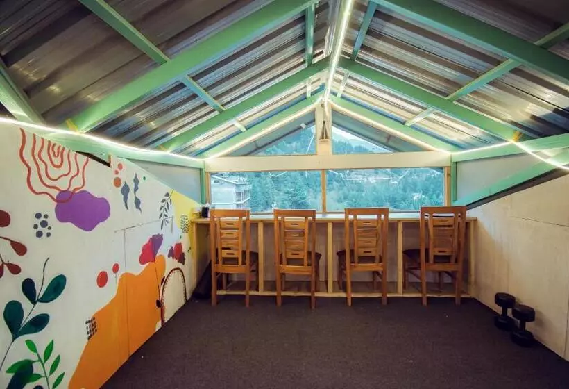 The Forest Pinnacle Hostel And Café, Old Manali
