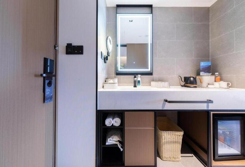 Atour Hotel Guangzhou Zhujiang New Town Taikoo Hui