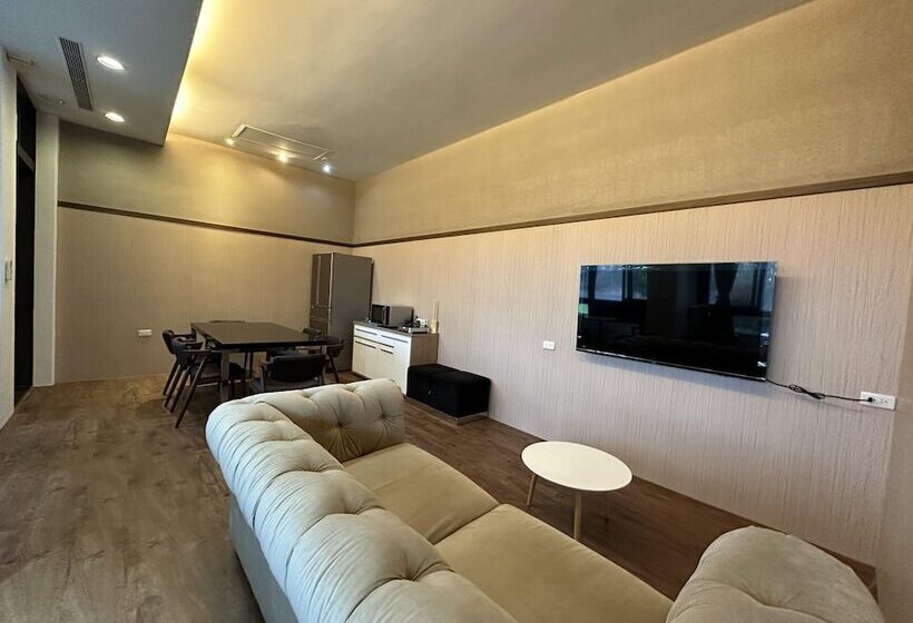 تختخواب و صبحانه Dahu Furano Homestay