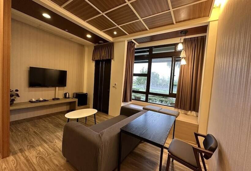 تختخواب و صبحانه Dahu Furano Homestay