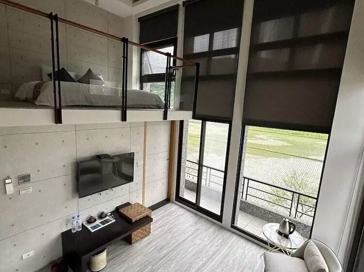 تختخواب و صبحانه Dahu Furano Homestay