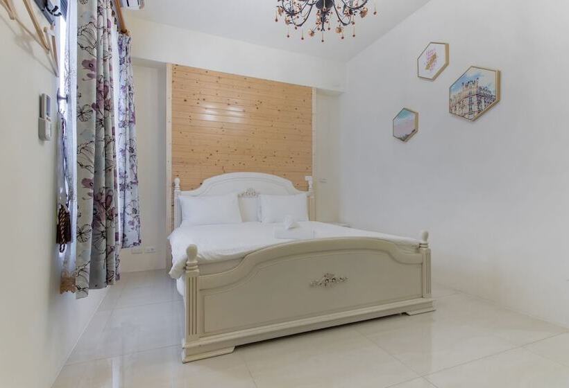 تختخواب و صبحانه Ellie's House