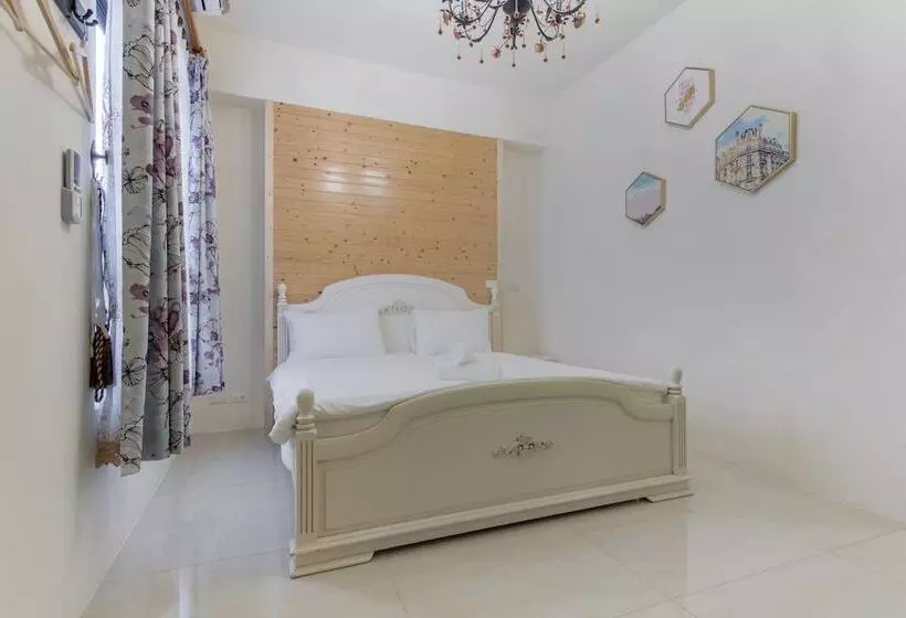 تختخواب و صبحانه Ellie's House