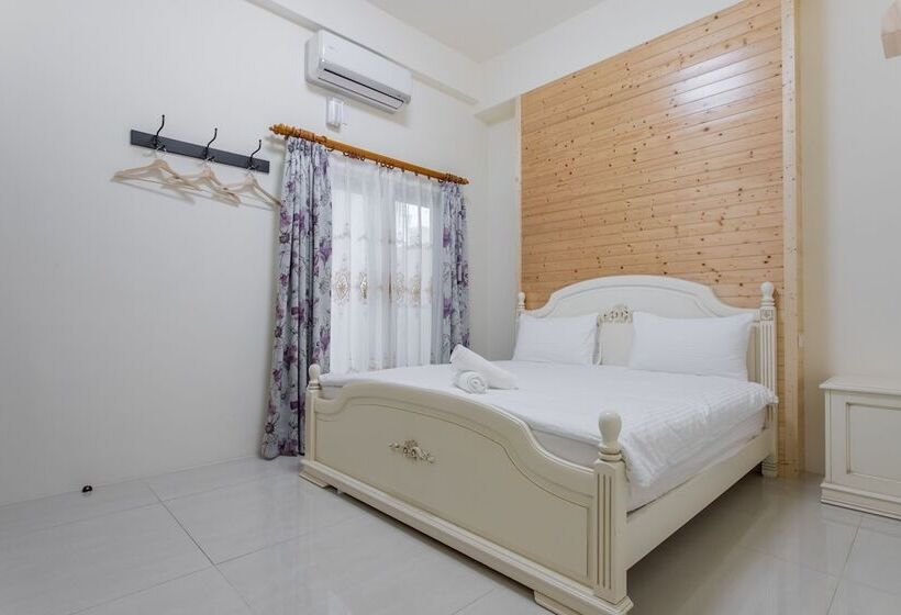 تختخواب و صبحانه Ellie's House