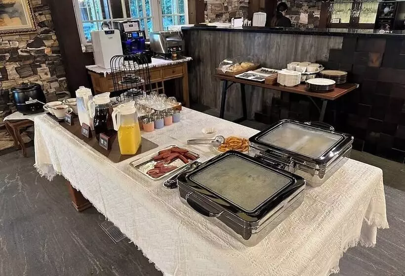 تختخواب و صبحانه Senboard Manor