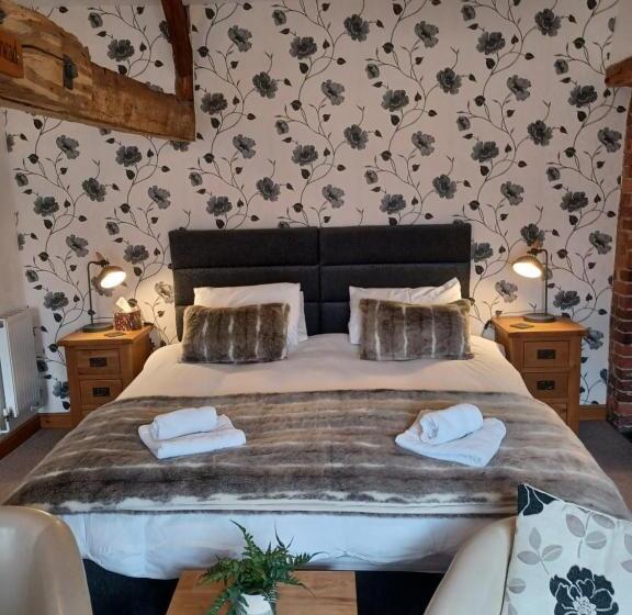 مبيت وإفطار The Bear