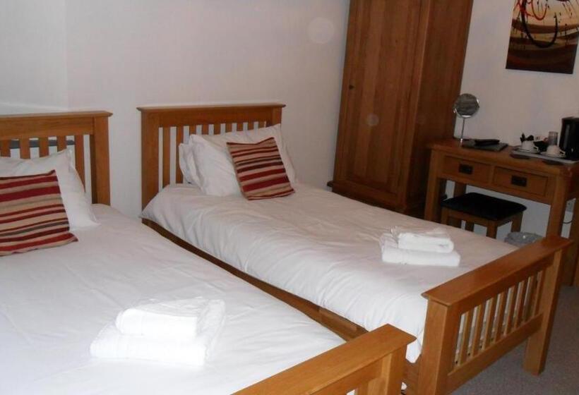 مبيت وإفطار The Bear