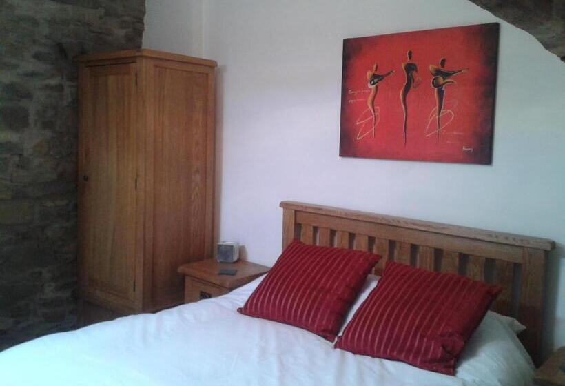 مبيت وإفطار The Bear