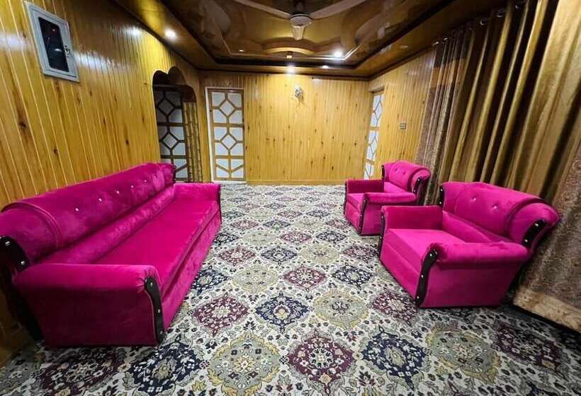 هتل Arcadian Inn Hunza