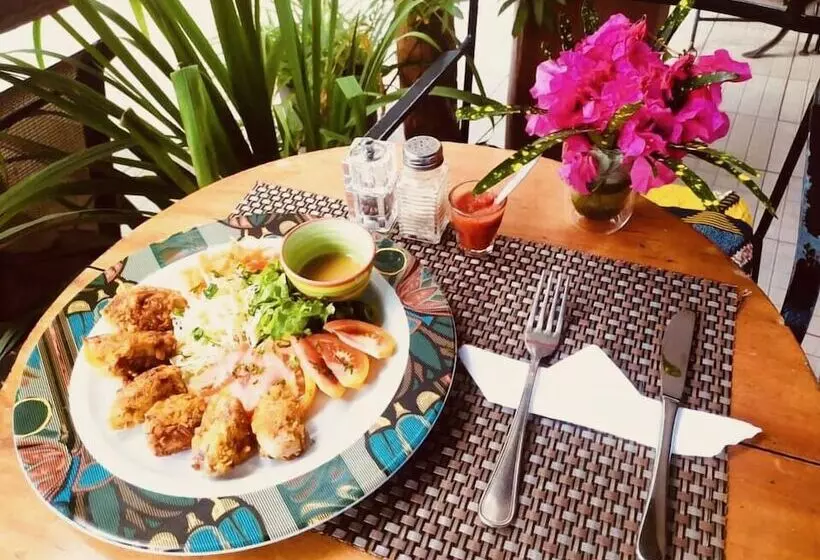 هتل Restaurant Jardin De La Paix