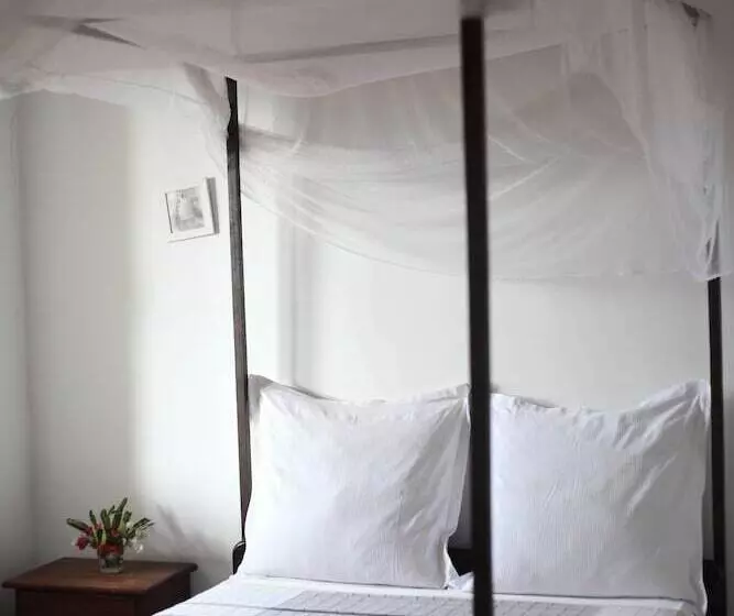 هتل Restaurant Jardin De La Paix