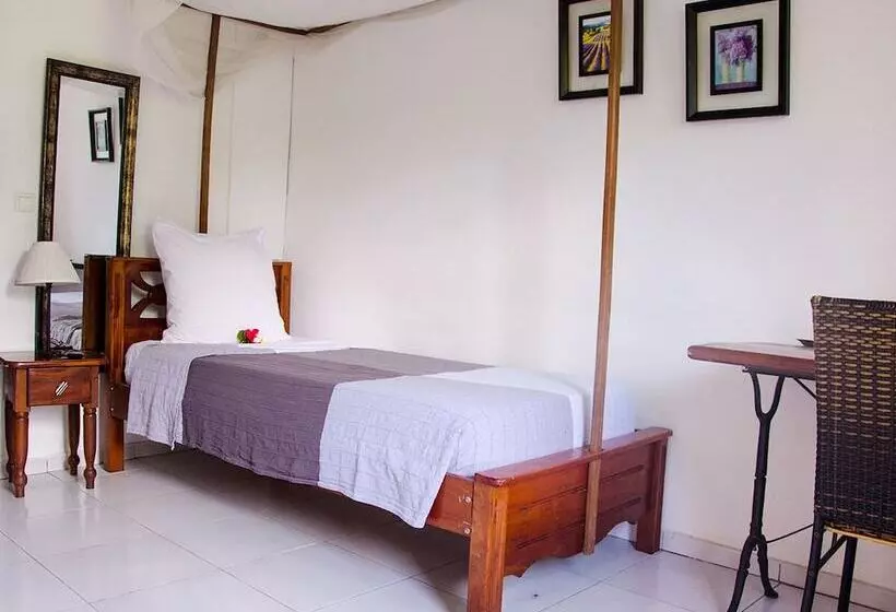 هتل Restaurant Jardin De La Paix