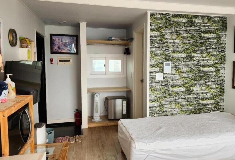 Hotel Sometimes Jeju