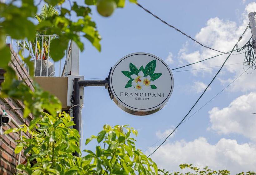 Пансион Frangipani House & Spa By Ecommerceloka