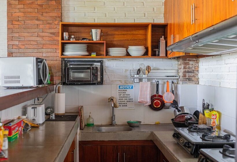 Пансион Frangipani House & Spa By Ecommerceloka