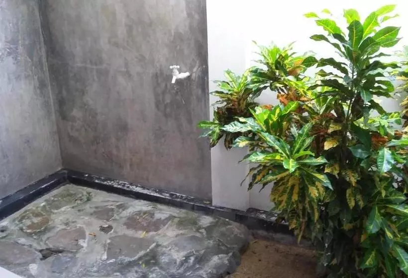 Majatalo Inn On The Bay