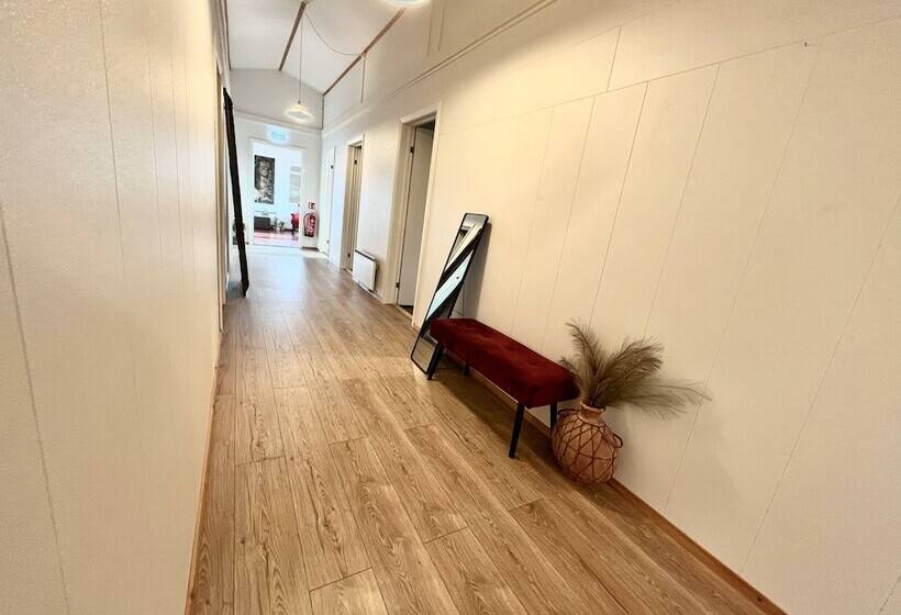 پانسیون Langahlíð Guesthouse