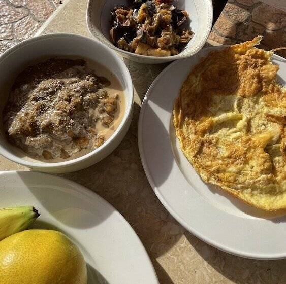 پانسیون Moon House Of Luxor