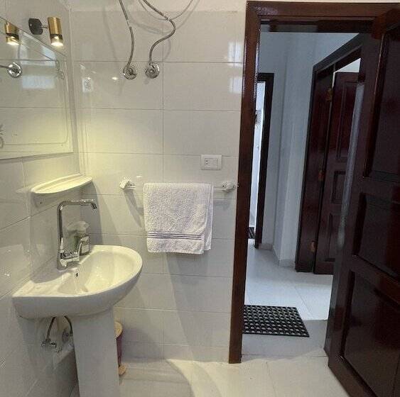 پانسیون Moon House Of Luxor