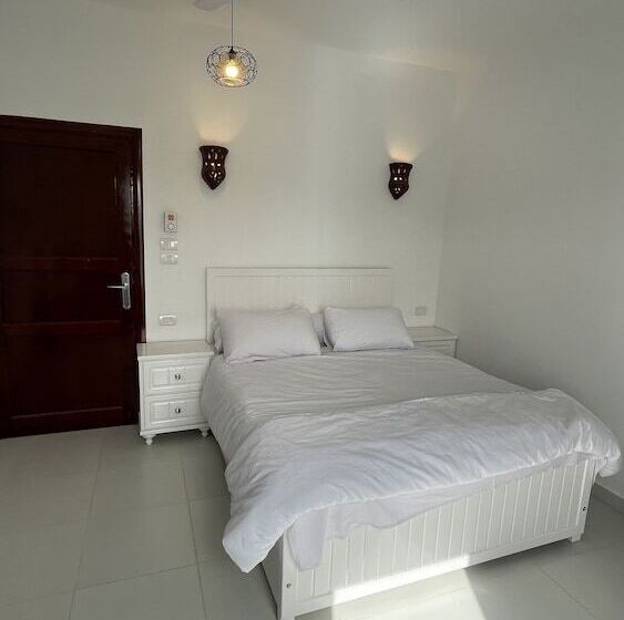 پانسیون Moon House Of Luxor