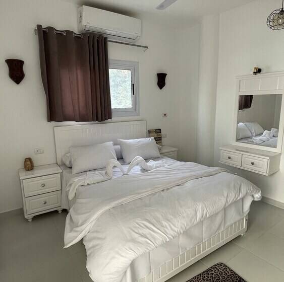 پانسیون Moon House Of Luxor