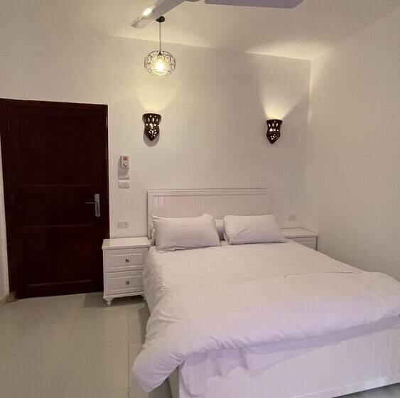 پانسیون Moon House Of Luxor