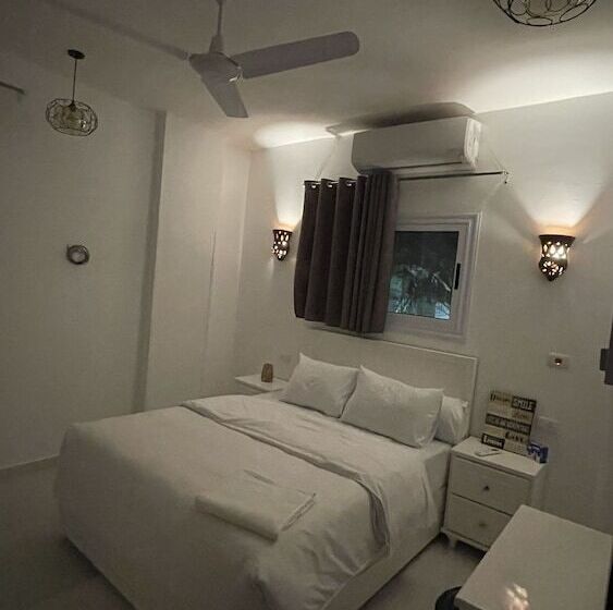 پانسیون Moon House Of Luxor