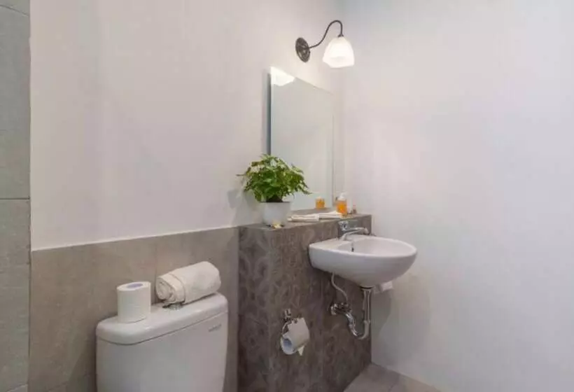 ペンション Rumah Taman Kutuh