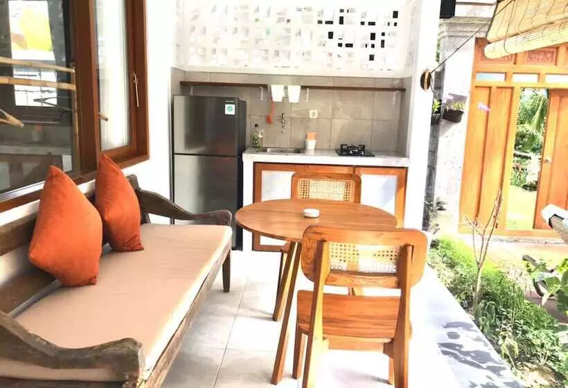 ペンション Rumah Taman Kutuh