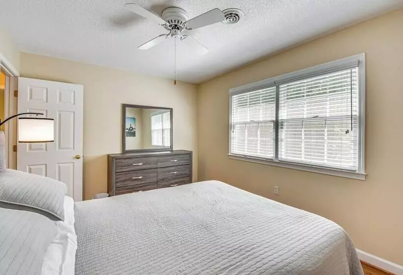 Anderson Retreat: Private Dock, Kayaks, Fire Pit!