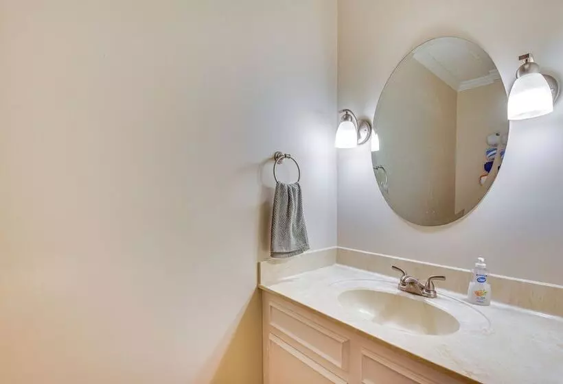 Anderson Retreat: Private Dock, Kayaks, Fire Pit!