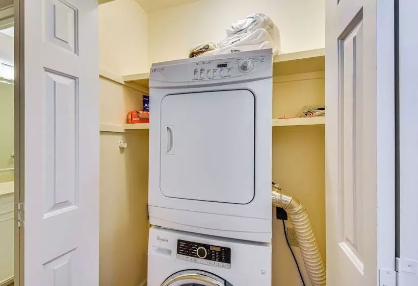 Anderson Retreat: Private Dock, Kayaks, Fire Pit!