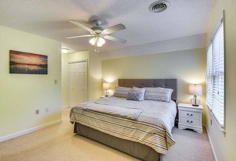 Anderson Retreat: Private Dock, Kayaks, Fire Pit!