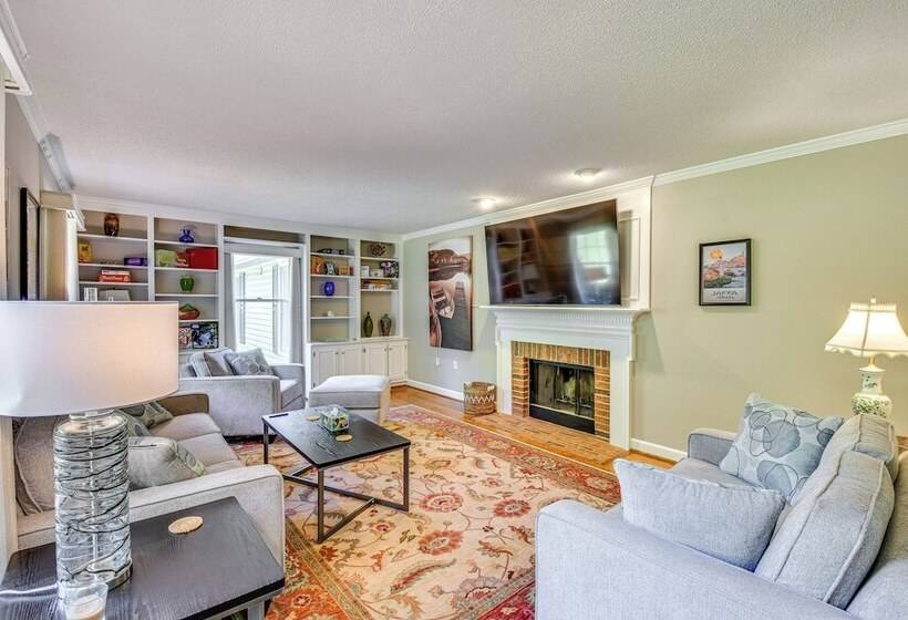 Anderson Retreat: Private Dock, Kayaks, Fire Pit!