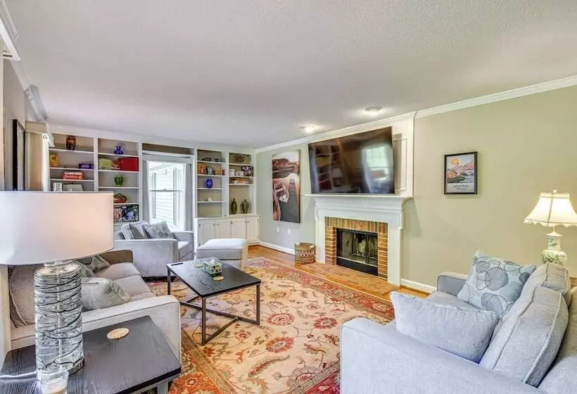 Anderson Retreat: Private Dock, Kayaks, Fire Pit!