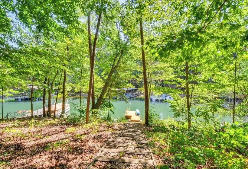 Anderson Retreat: Private Dock, Kayaks, Fire Pit!