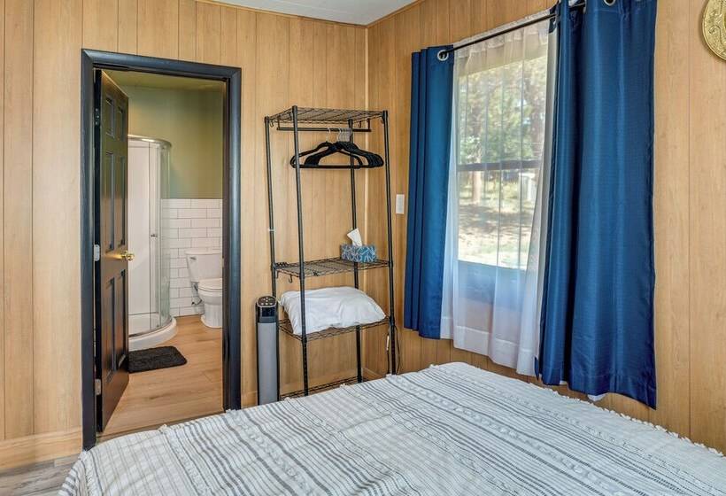 Patio & Hot Tub: Cozy Cabin Retreat In Bailey!