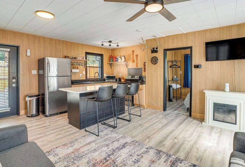 Patio & Hot Tub: Cozy Cabin Retreat In Bailey!